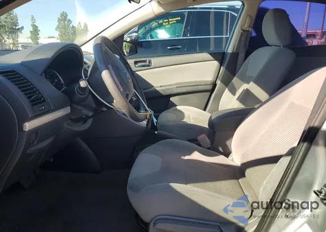 2010 Nissan Sentra 2.0 z USA, uszkodzony, nr VIN 3N1AB6AP6AL648592